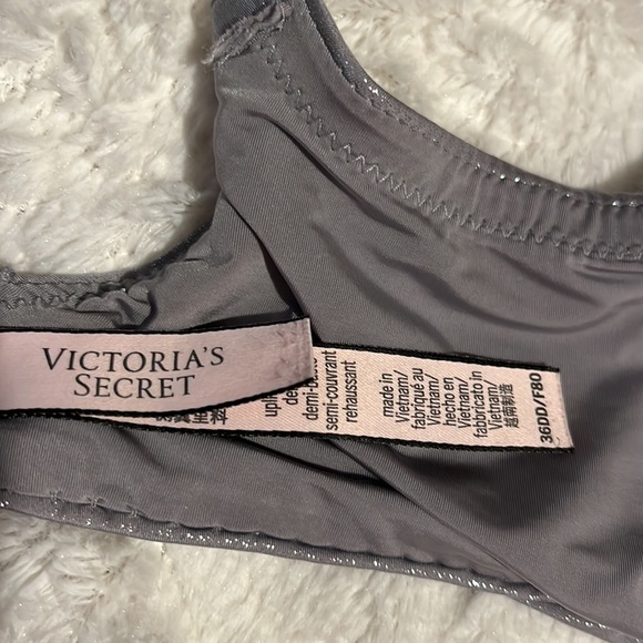 VICTORIA SECRET BRA 36DD - Picture 3 of 3